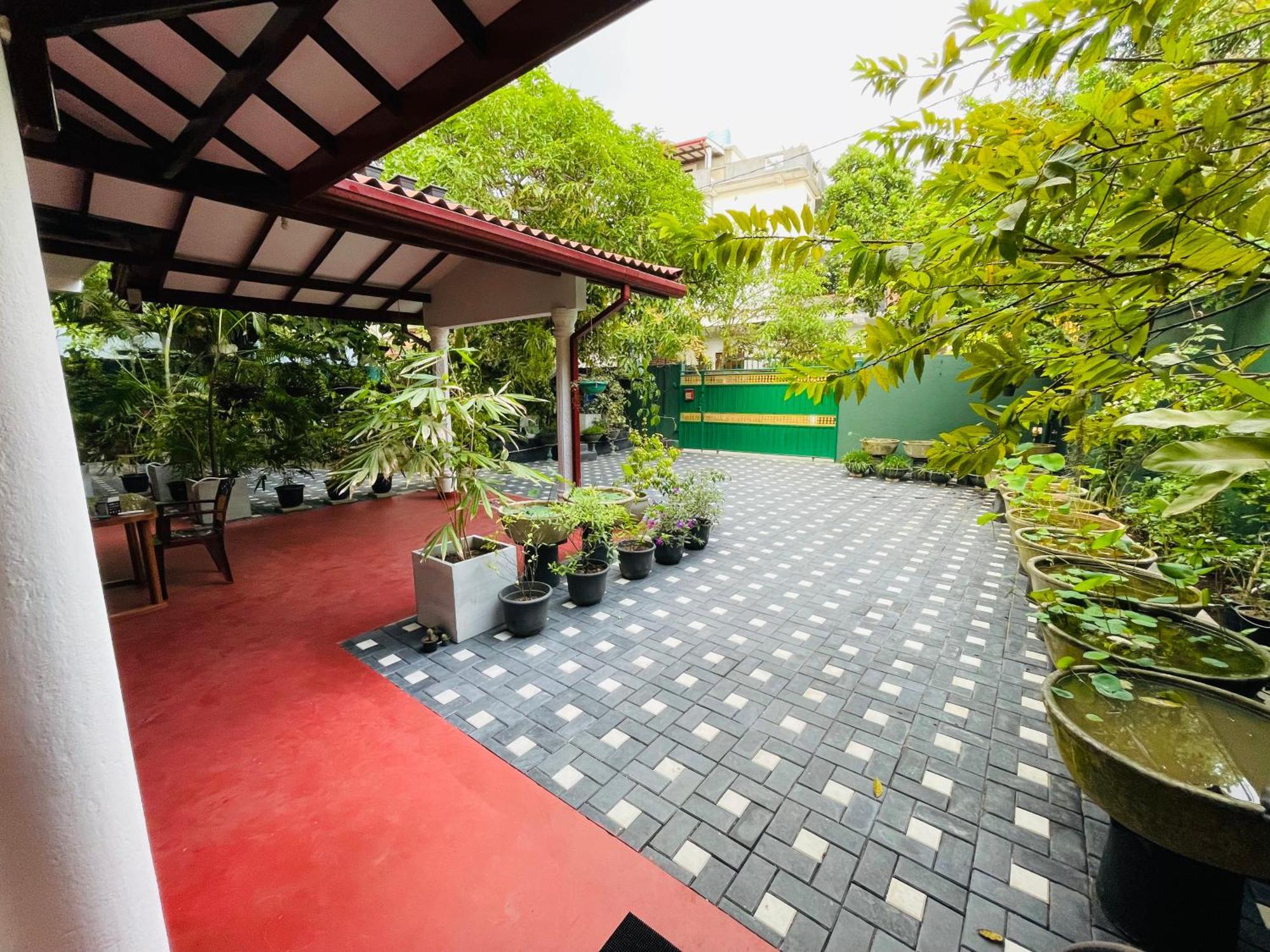 Kanthi Holiday Rest Homestay Mirissa Ngoại thất bức ảnh