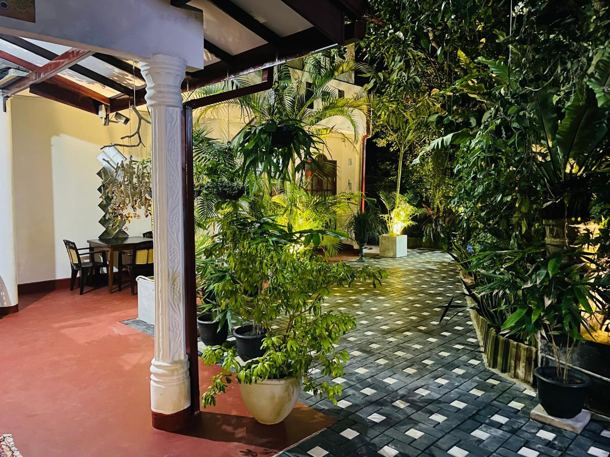 Kanthi Holiday Rest Homestay Mirissa Ngoại thất bức ảnh