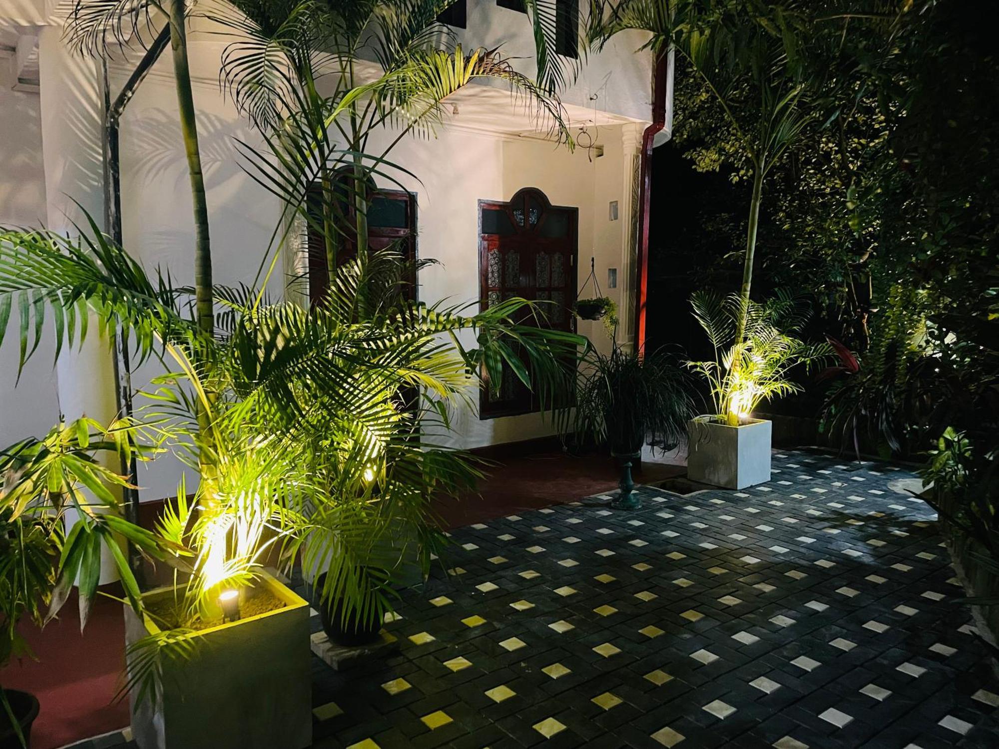 Kanthi Holiday Rest Homestay Mirissa Ngoại thất bức ảnh